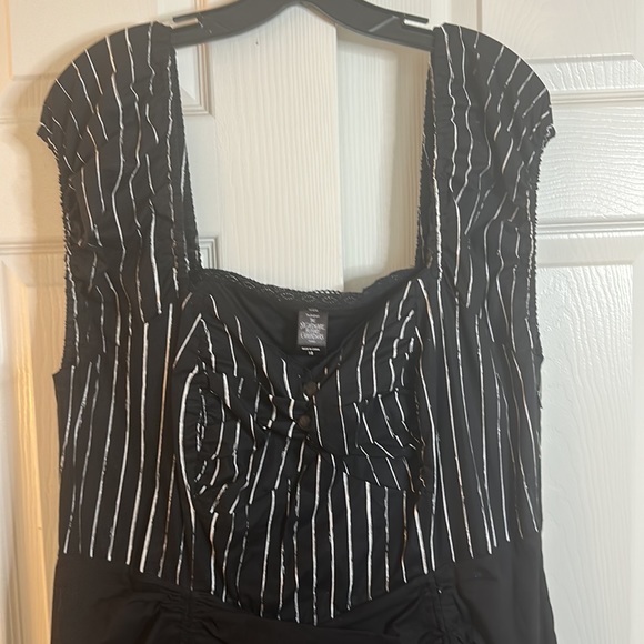 Black and White Jack Skellington Dress. Torrid Brand. - Picture 3 of 5